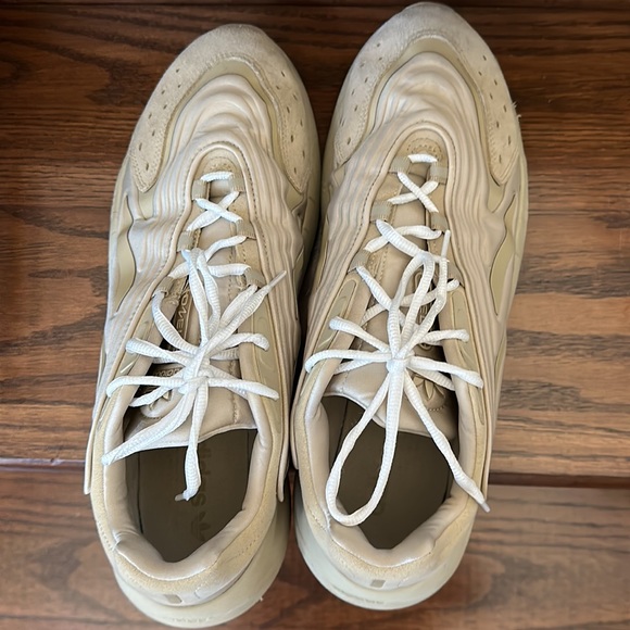 Authentic Adidas - Picture 2 of 10